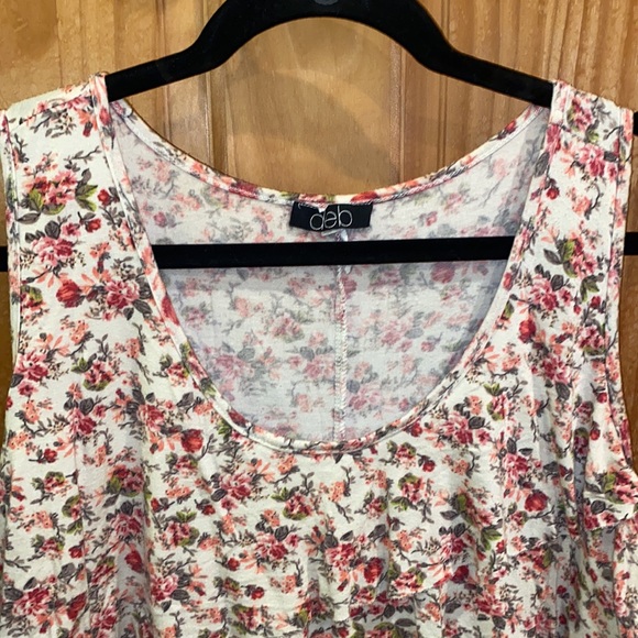 Floral Ruffle Tank - Picture 2 of 5